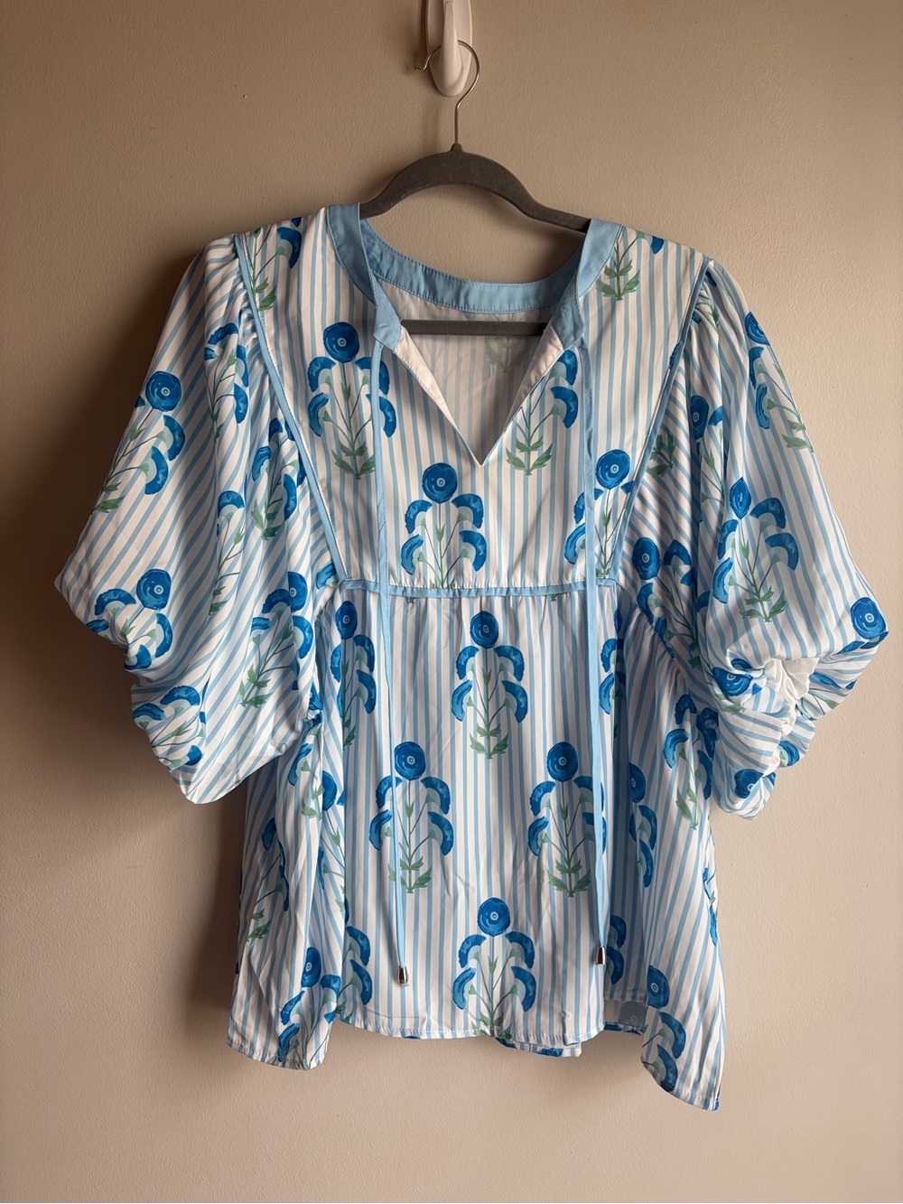 Blue Floral Stripe Puff-Sleeve Women’s Top